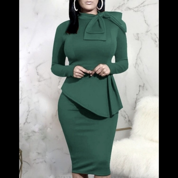 Dresses & Skirts - 🆕️ LISTING!! BNWOT PUSSYBOW MOCK NECK ASYMMETRICAL PEPLUM PENCIL DRESS